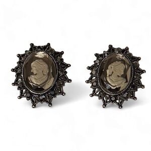Vintage Black Cameo Clip-On Earrings – Excellent Condition
